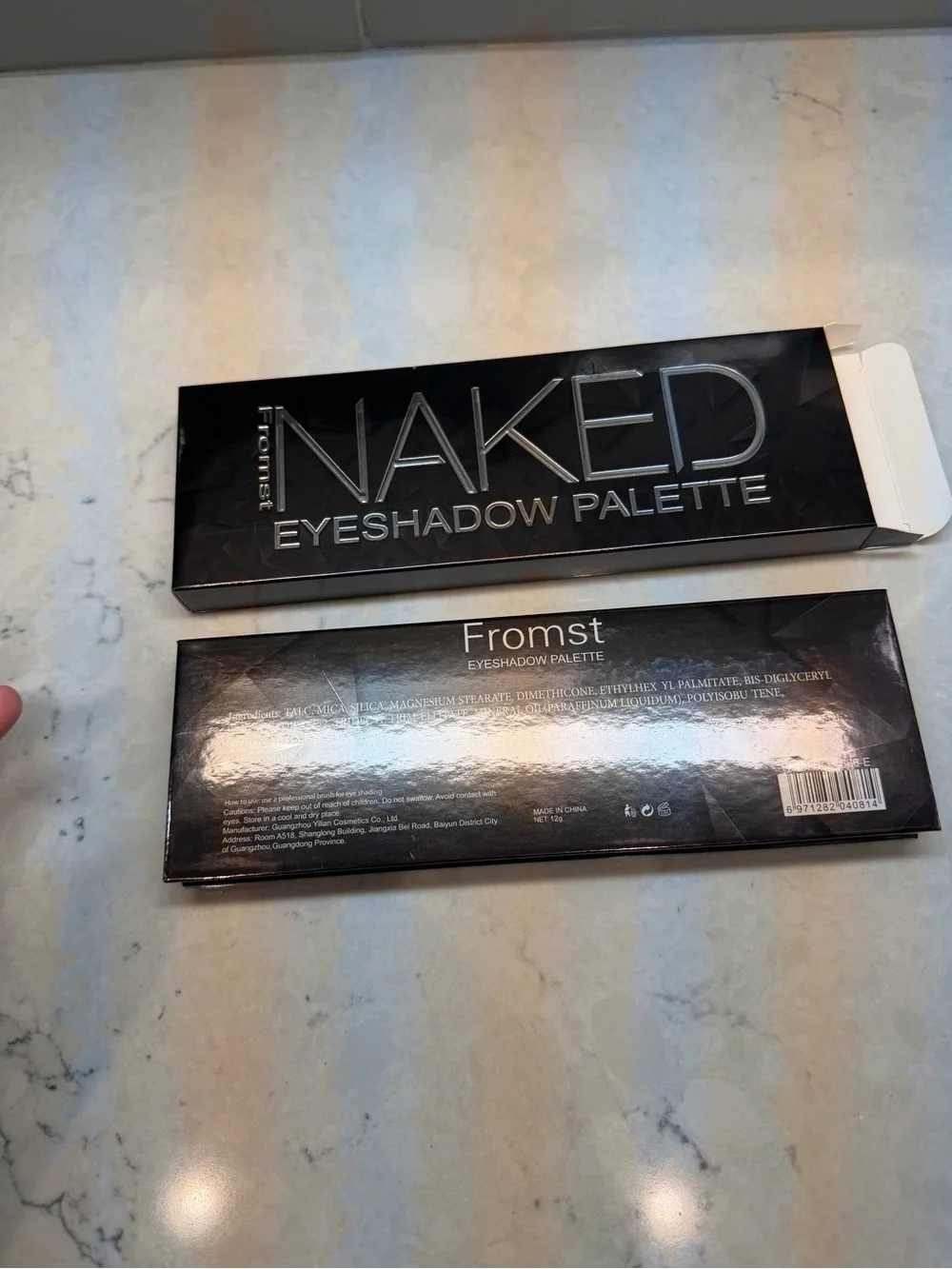 Others Follow compact eyeshadow